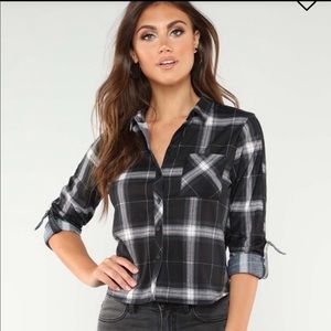Lounge lover collared plaid top
